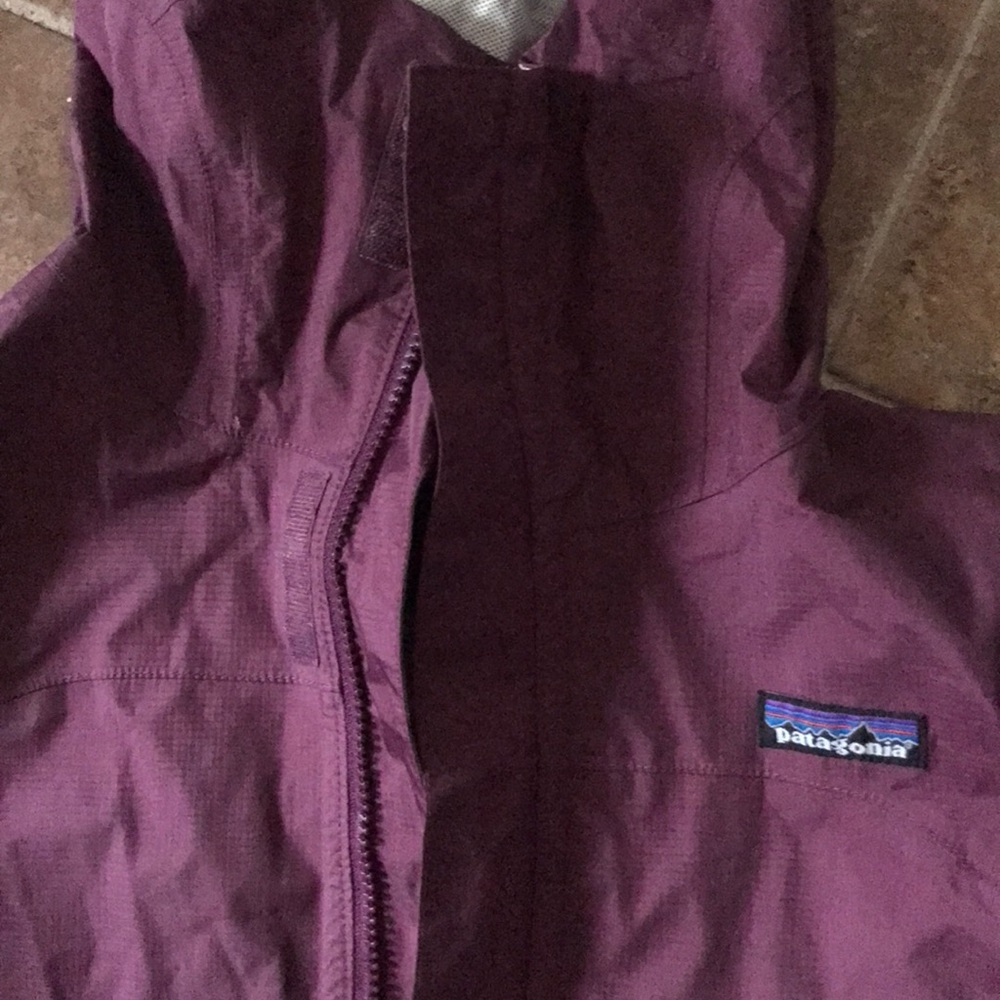 Patagonia rain coat - Picture 2 of 3